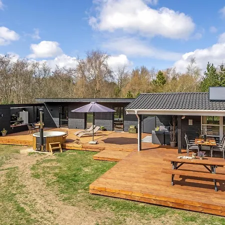 Amazing In With House A Panoramic View
